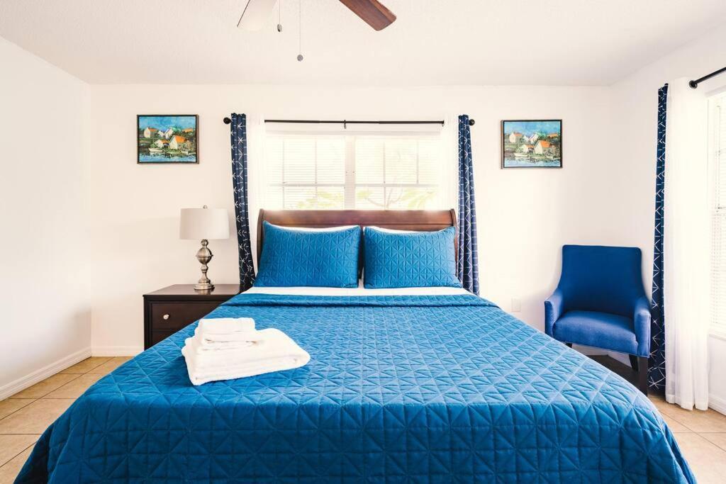 Perfectly Situated 2-br Residential In Largo- Close To Beach And Everything!! Apartment Largo