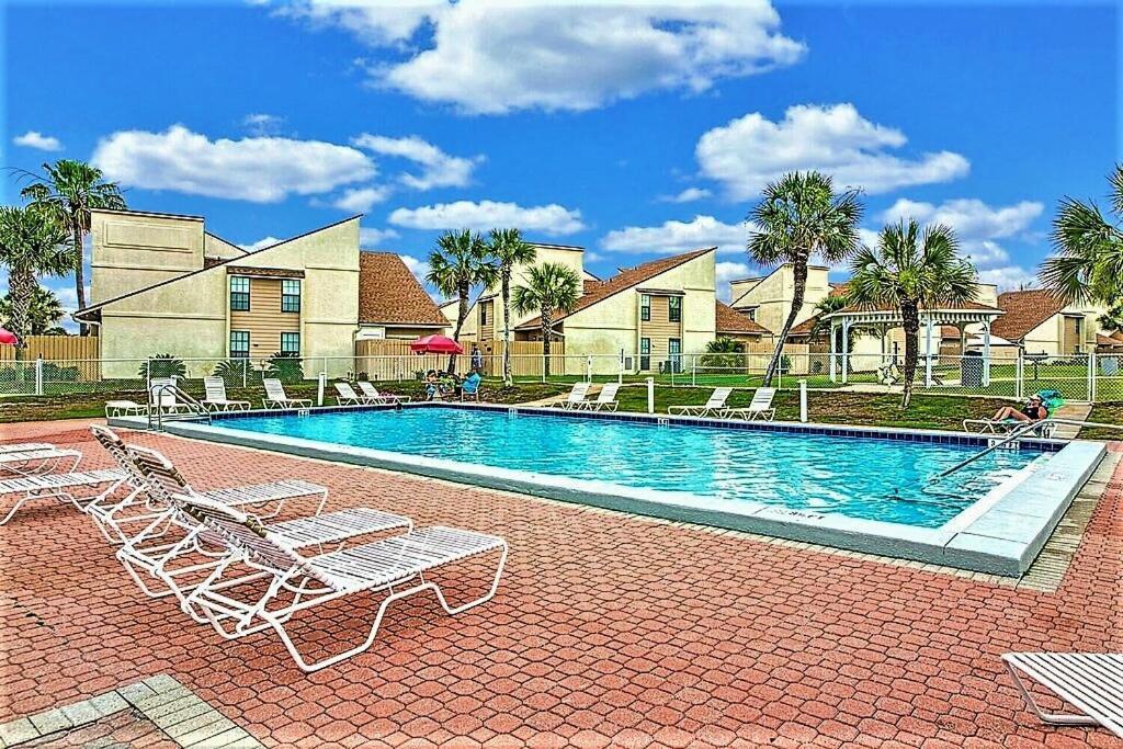 Apartment The Turtle Nest At Horizon South