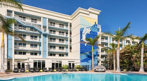 Blue Flamingo 4*