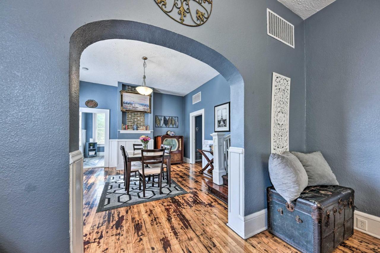 Holiday home Charming About 2 Mi To Downtown!