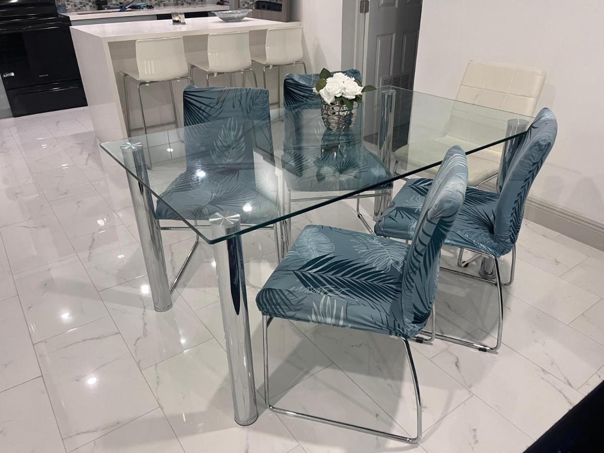 Modern Luxury Rose By Beaches Holiday home Hollywood