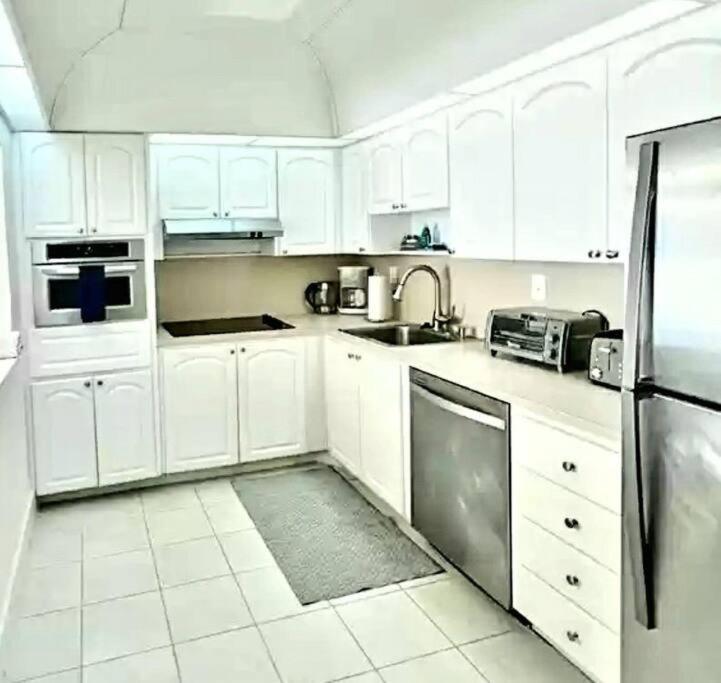 Upscale At * Sunny Isles Beach