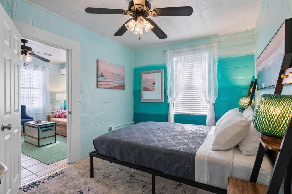 Mermaids Grotto Waterfront 1br Apt With Bay View Holiday home *
