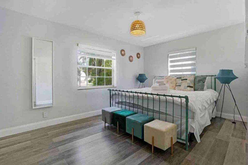 Your Florida Vacation Destination- Near Beach Holiday home *