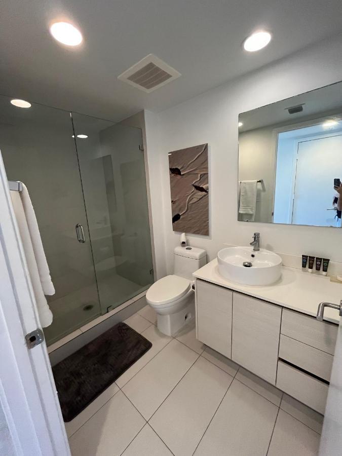 2bd 2ba @beachwalk W/pool Hallandale Beach