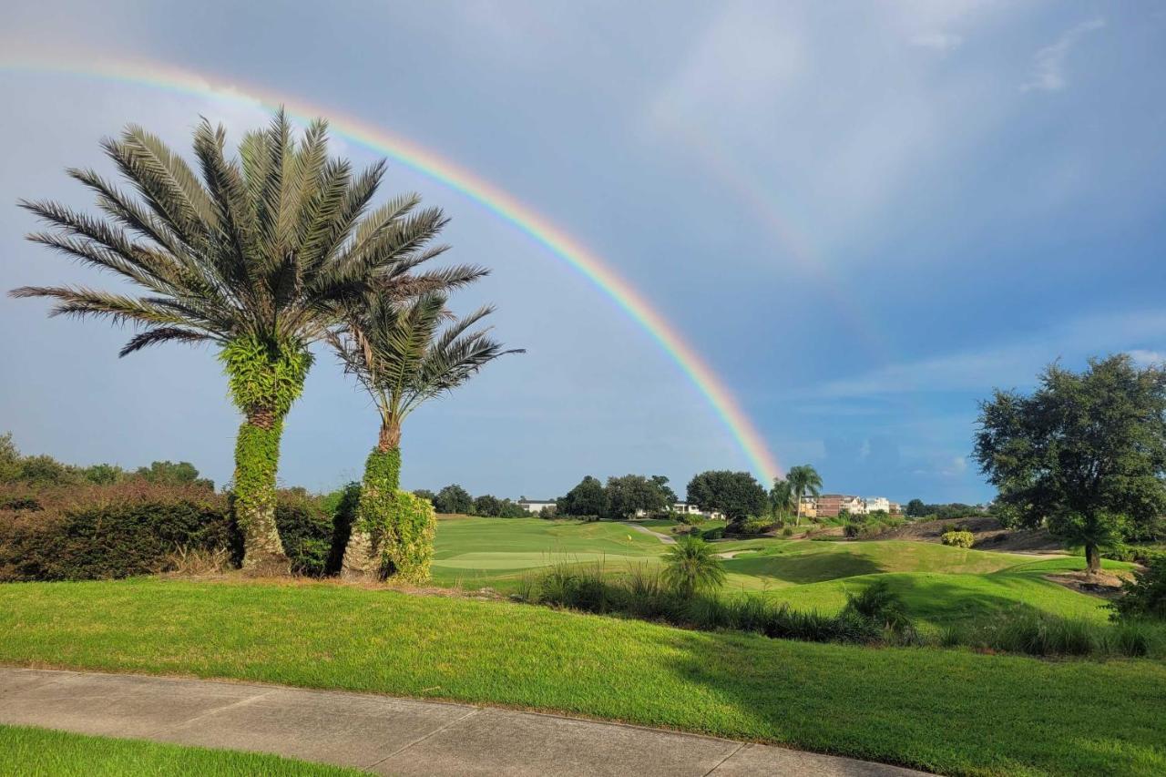 Stunning Oasis With Private Pool, 7 Mi To Disney! Holiday home Kissimmee
