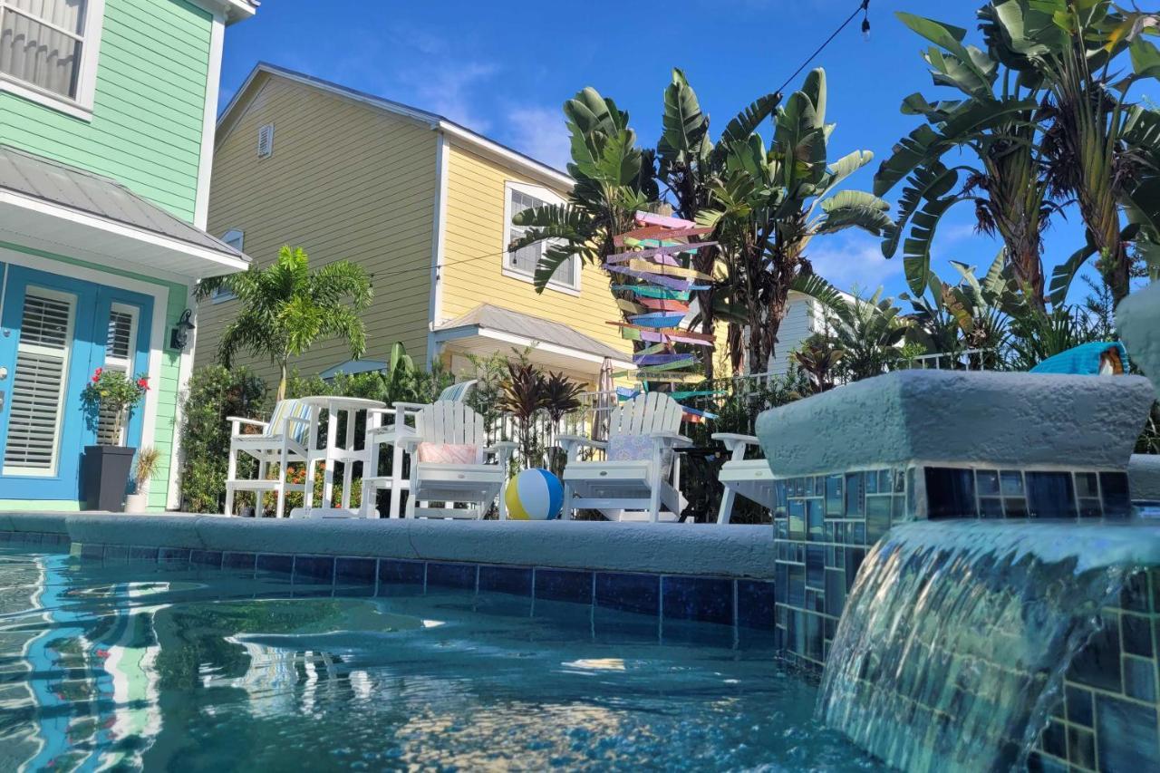 Stunning Oasis With Private Pool, 7 Mi To Disney! Holiday home *