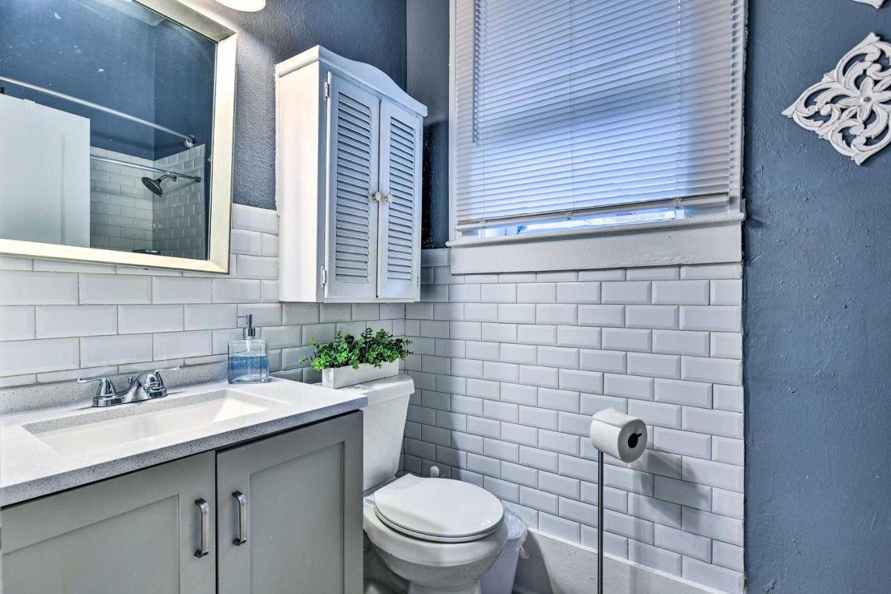 Holiday home Charming About 2 Mi To Downtown!
