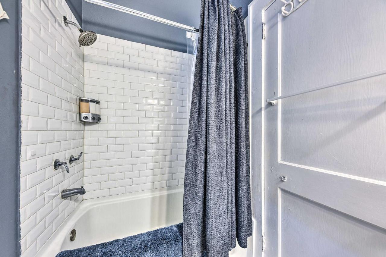 Charming About 2 Mi To Downtown! Holiday home