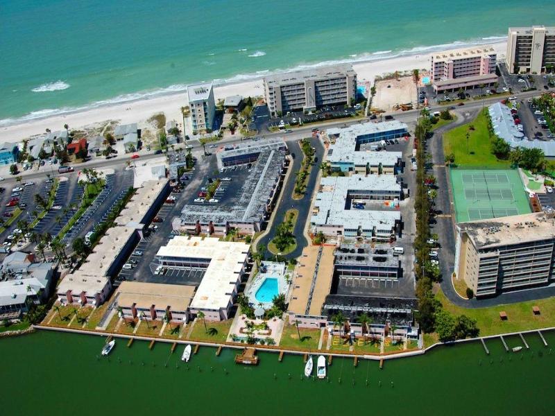 Barefoot Resort Clearwater Beach