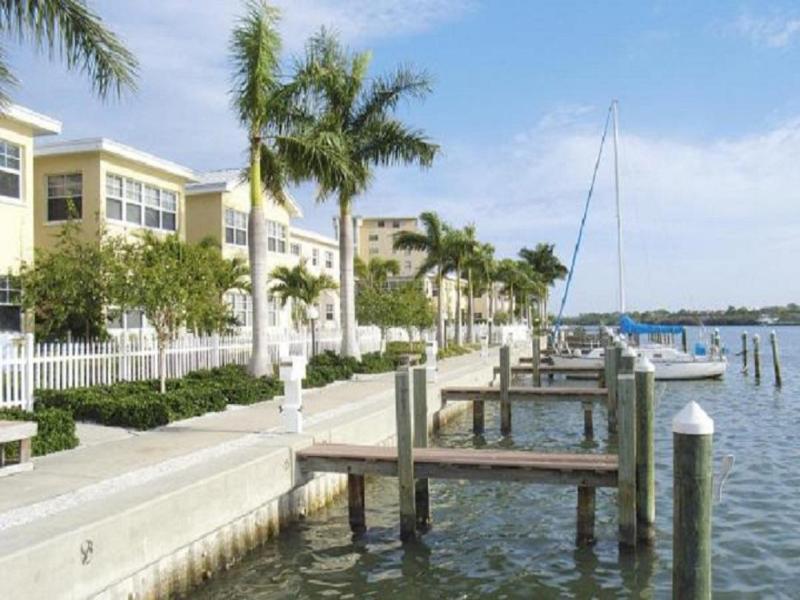 Barefoot Resort
