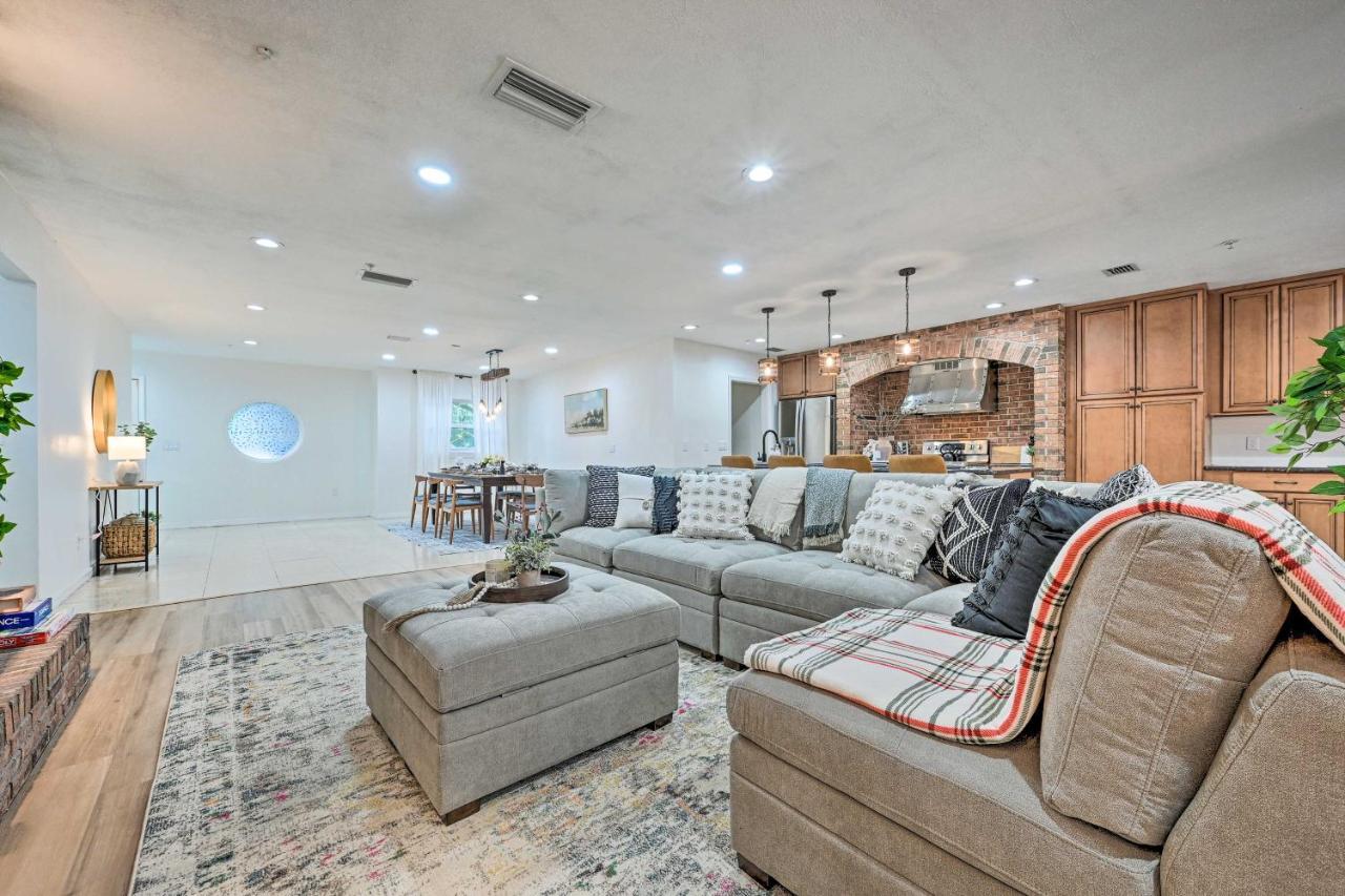 Luxe Oasis With Private Pool And Hot Tub!