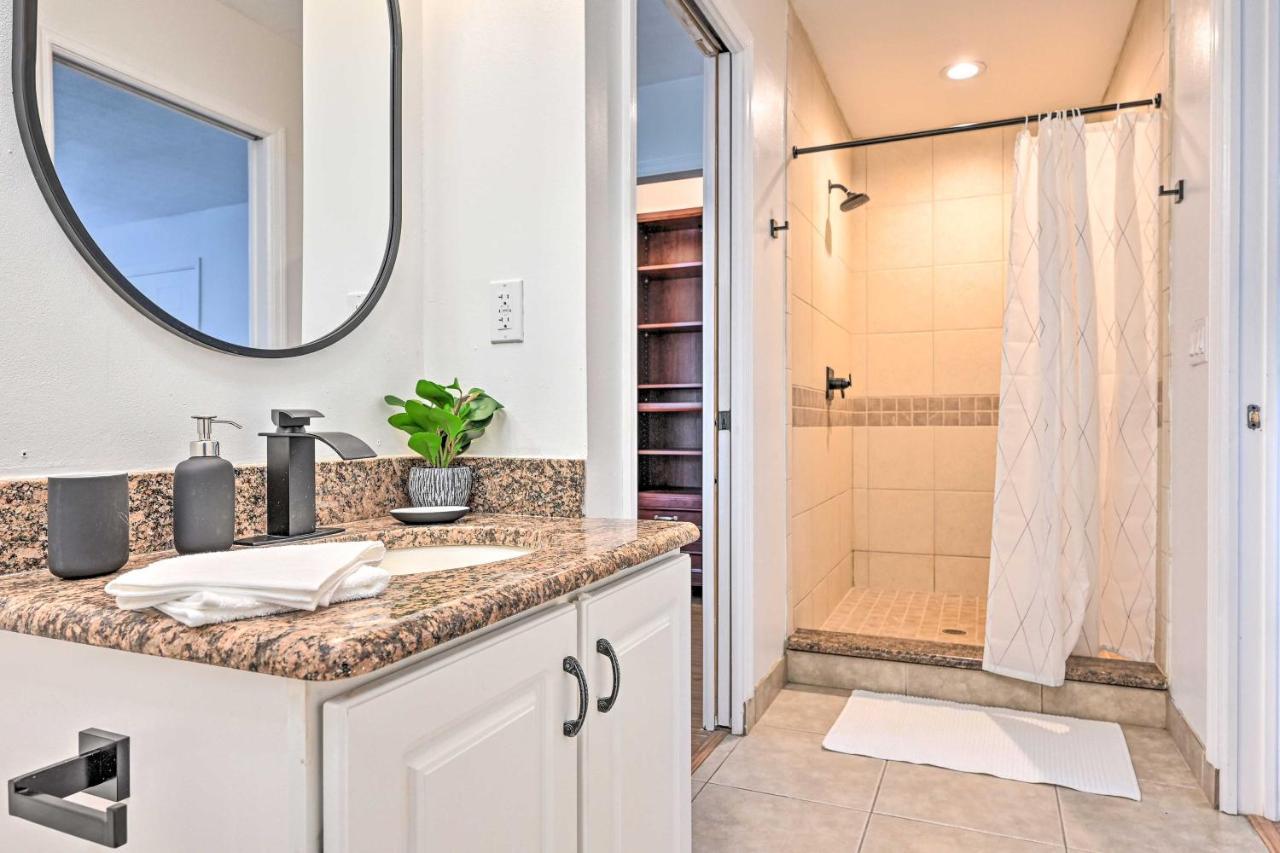 Holiday home Luxe Oasis With Private Pool And Hot Tub!