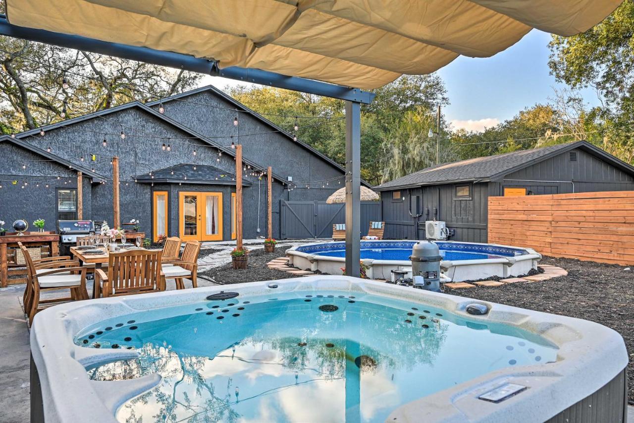Holiday home Luxe Oasis With Private Pool And Hot Tub!