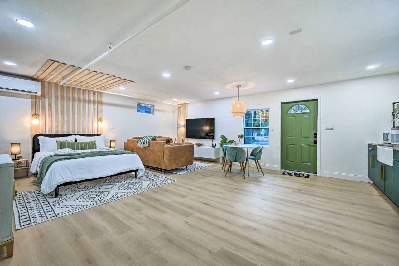 Apartment Cozy Guest With Pool And Hot Tub! Brandon