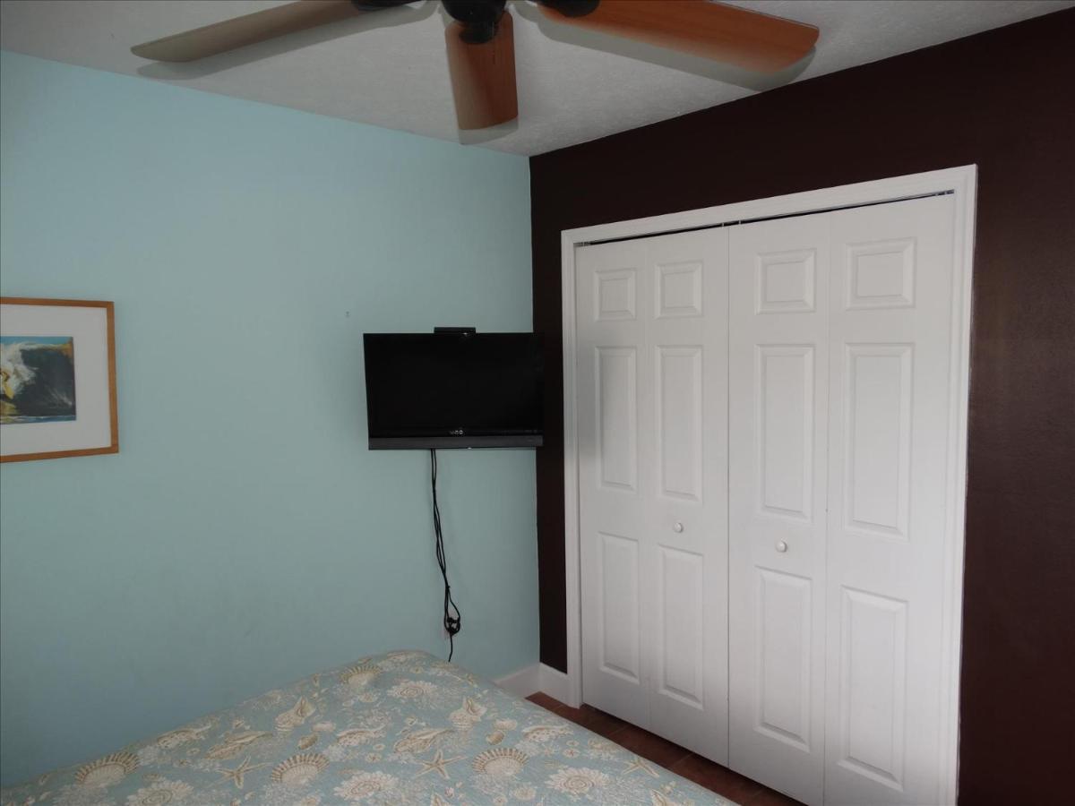 Quiet Vista Del Mar 2 Bedroom Beachfront Cocoa Beach