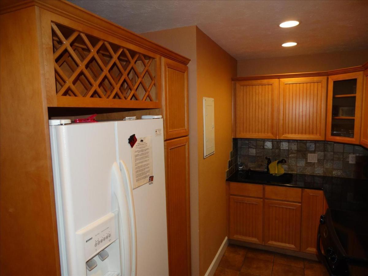 Quiet Vista Del Mar 2 Bedroom Beachfront