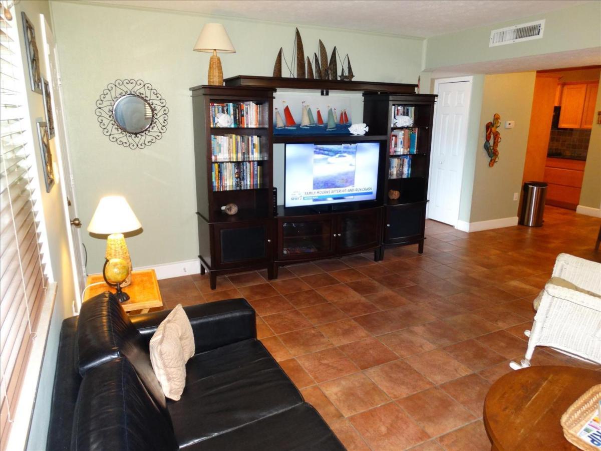 Holiday home Quiet Vista Del Mar 2 Bedroom Beachfront *