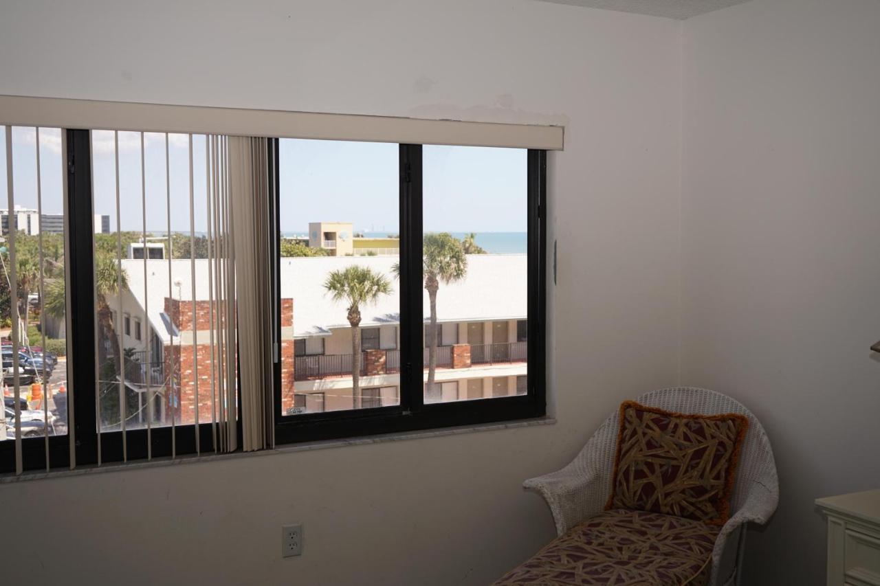 Sandcastles 400 Ocean & Rocket Launch Views, Massive Corner Unit * Cocoa Beach