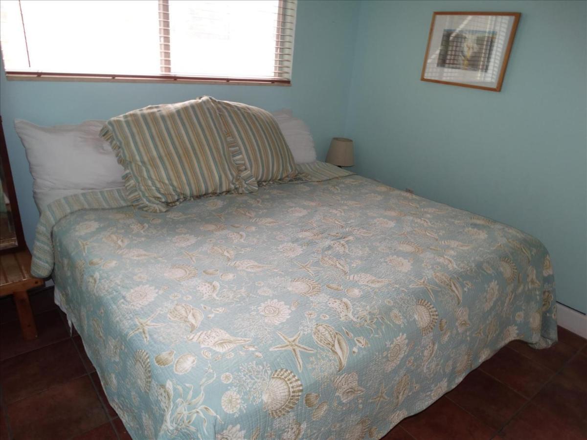 Quiet Vista Del Mar 2 Bedroom Beachfront * Cocoa Beach