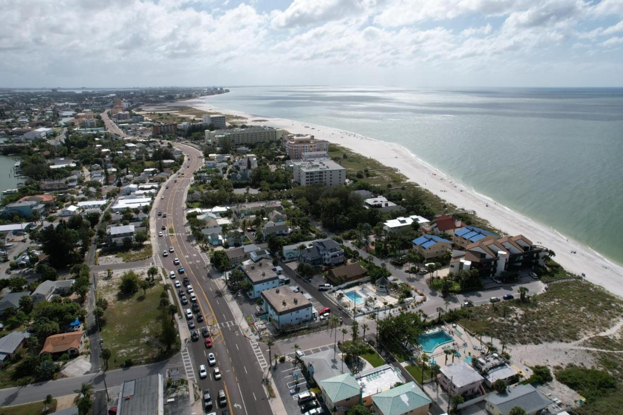 Twins & * St. Pete Beach