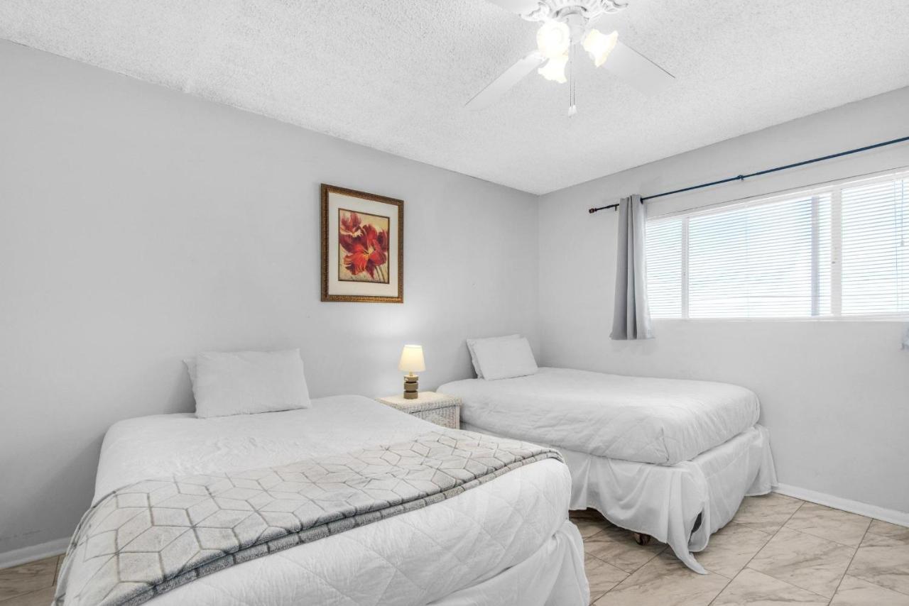 Apartment Regency Towers 1320 *