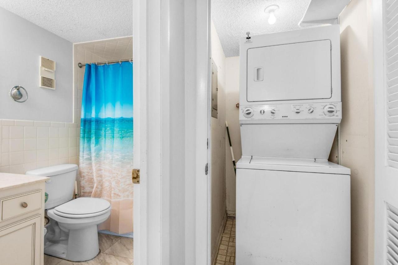 Regency Towers 1320 Apartment *