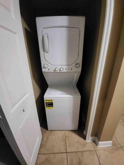 All Furnished -than 10 Min From Major Parks! Apartment Orlando