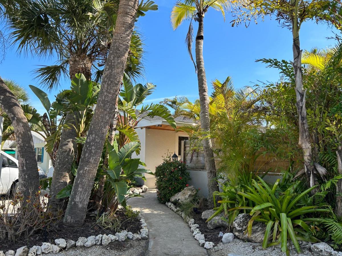 An Island Getaway At Palm Tree * Holmes Beach