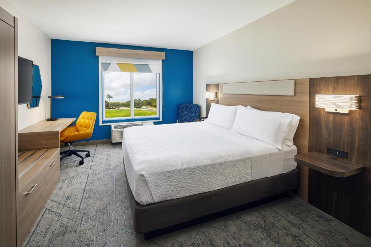 Express & West By Ihg