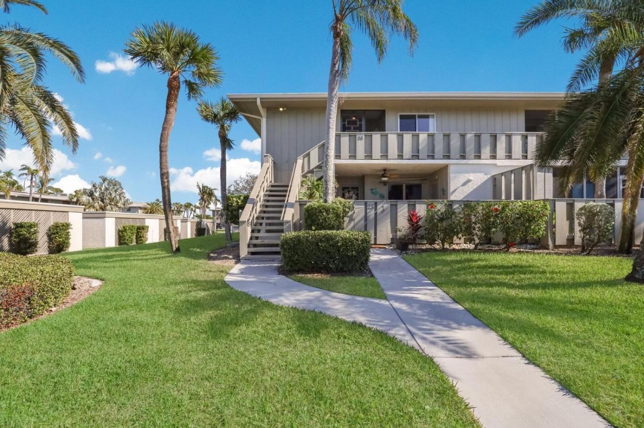 Westbay Point Moorings 26 Apartment