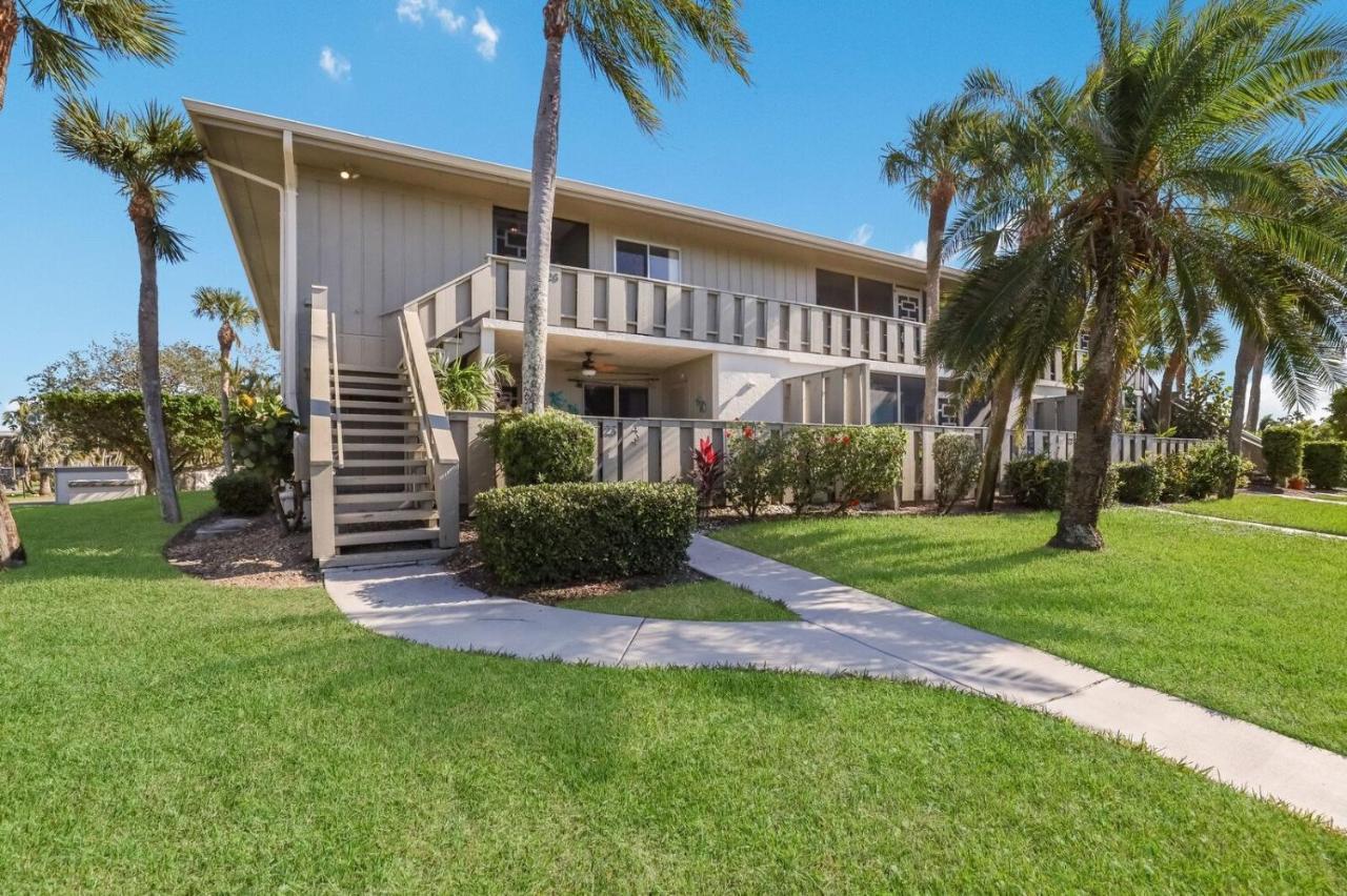 Apartment Westbay Point Moorings 26