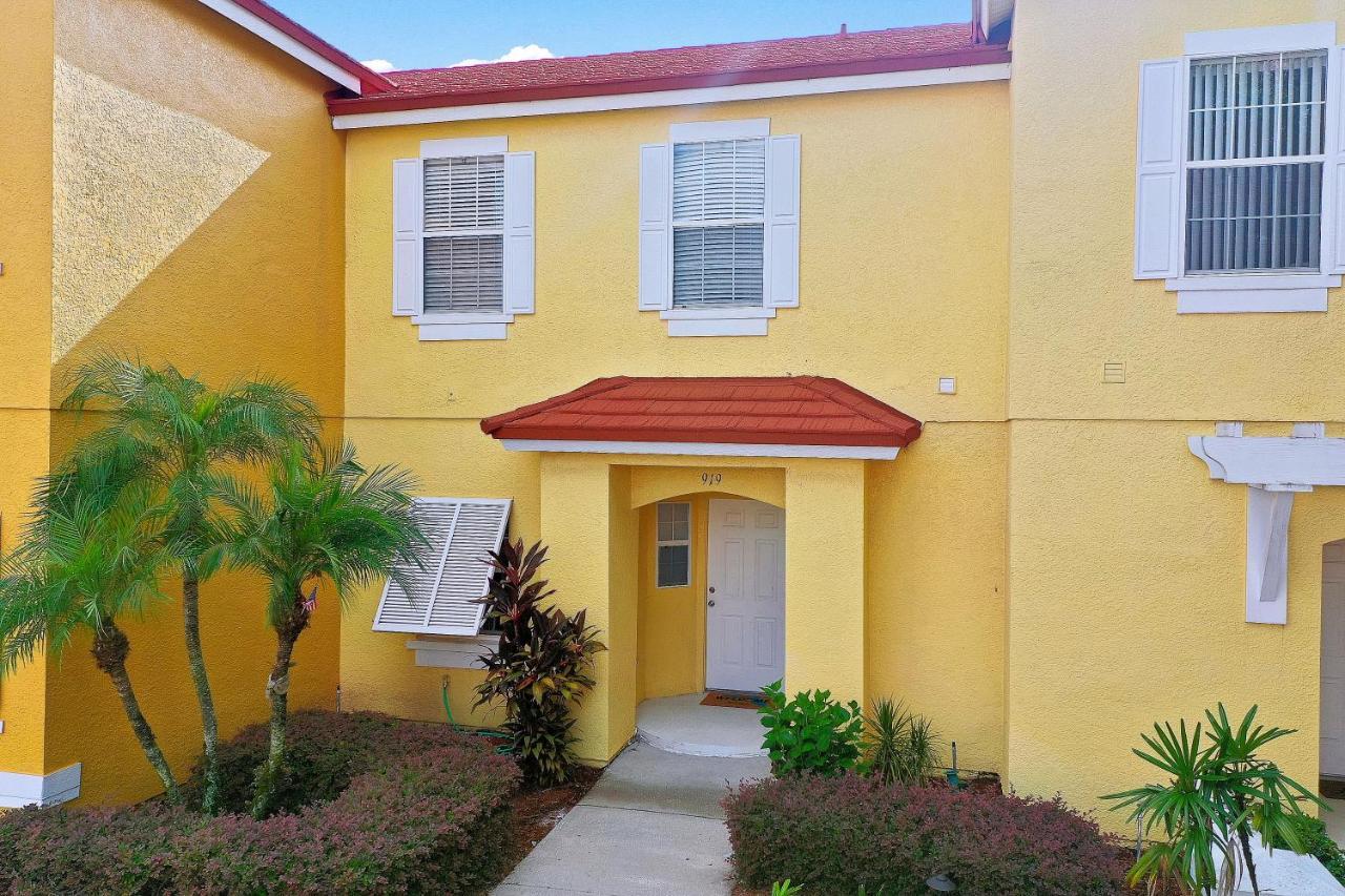 Stylish 3 Bedroom Townhome With Amenities Holiday home