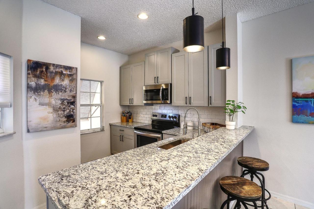 Stylish 3 Bedroom Townhome With Amenities Holiday home Kissimmee