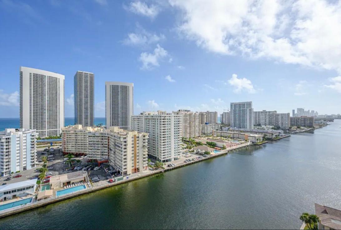 Stunning Penthouse Waterfront 2bd 2ba Aparthotel