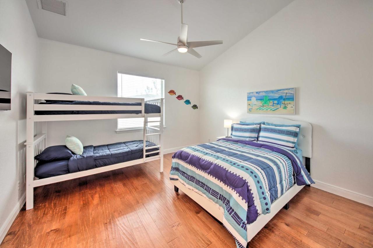 Holiday home Luxe Oasis On Canal Pool And Lanai! *