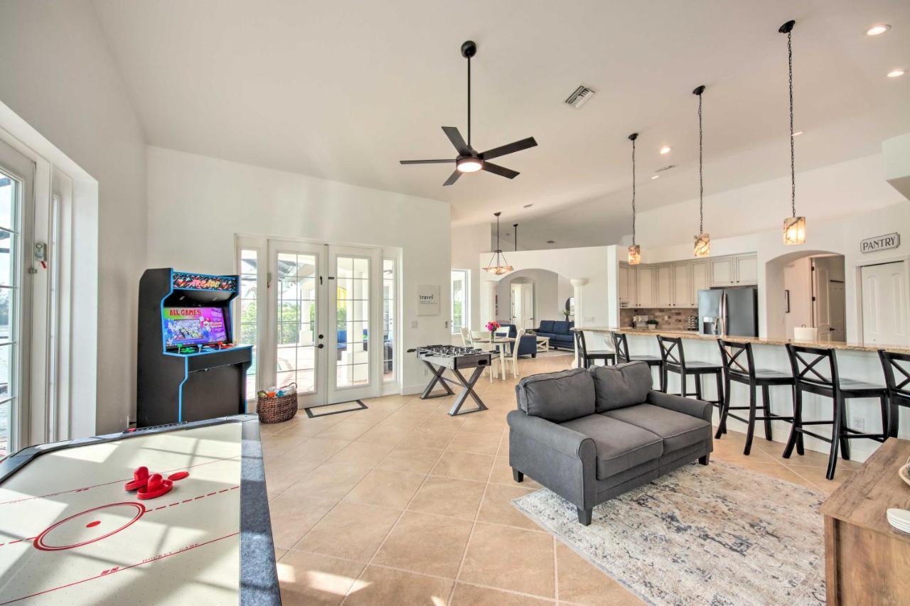Luxe Oasis On Canal Pool And Lanai! * Cape Coral