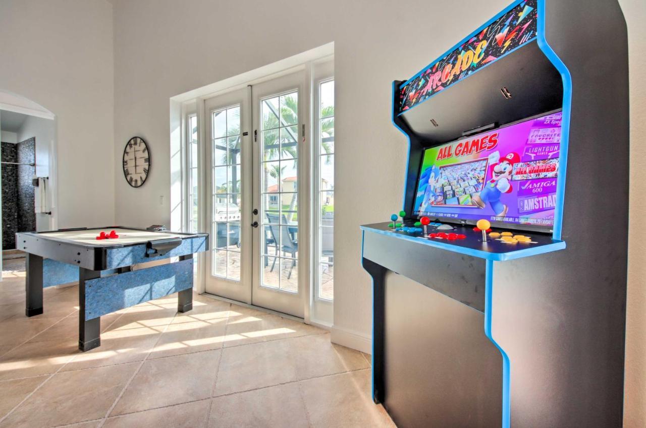 Holiday home Luxe Oasis On Canal Pool And Lanai! *