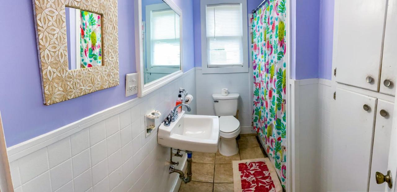 Private In With Fenced Yard, Piano, Location, Pets Welcome *
