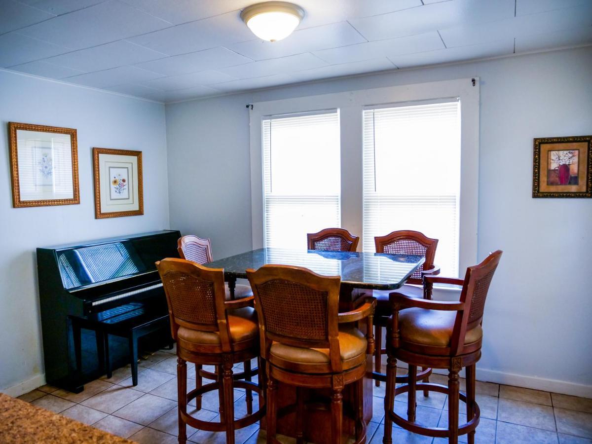 Private In With Fenced Yard, Piano, Location, Pets Welcome Holiday home