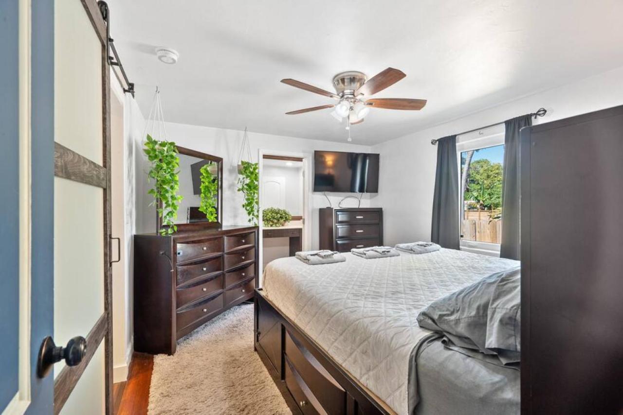 Wileys Paradise Three Bedroom Two Bath Office And Heated Pool