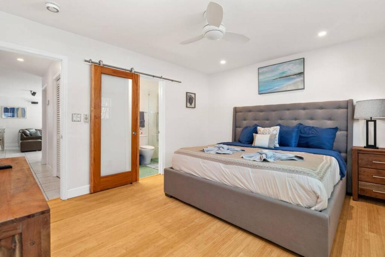 Hollys Hacienda With Heated Pool And Patio Area Hollywood
