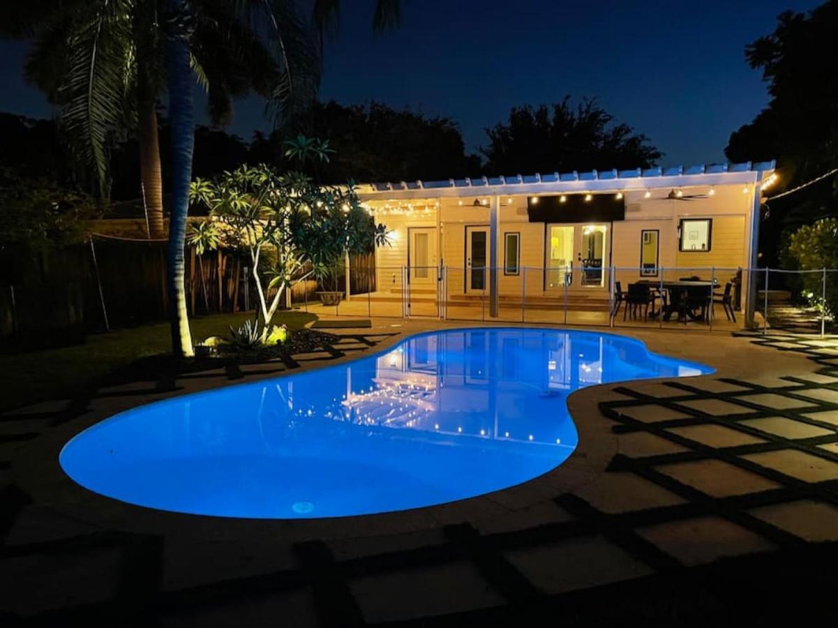 Victoria Park Oasis With Heated Pool And Holiday home *