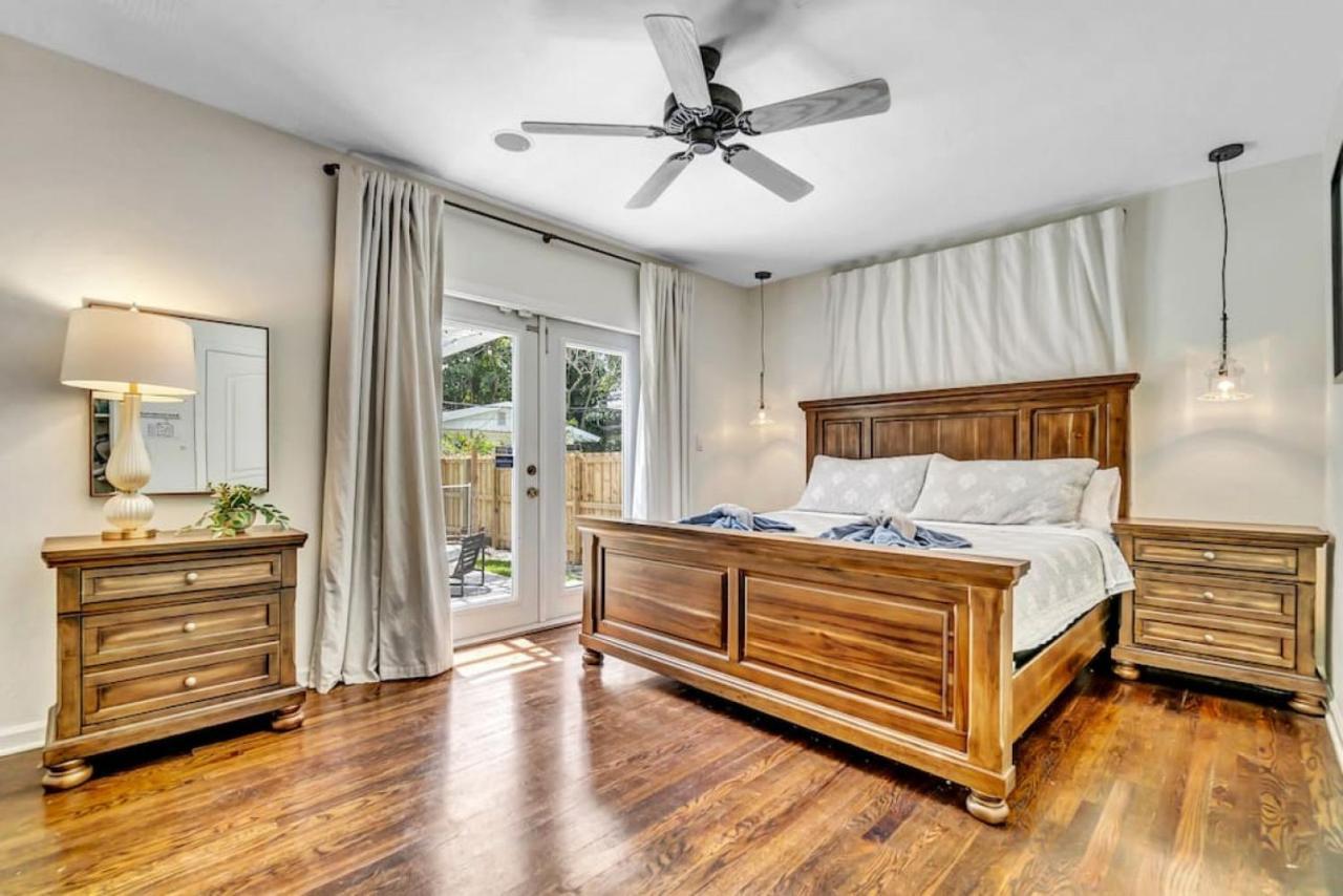 Victoria Park Oasis With Heated Pool And Holiday home Fort Lauderdale