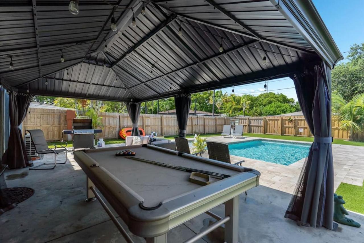 Wileys Paradise Three Bedroom Two Bath Office And Heated Pool * Hollywood