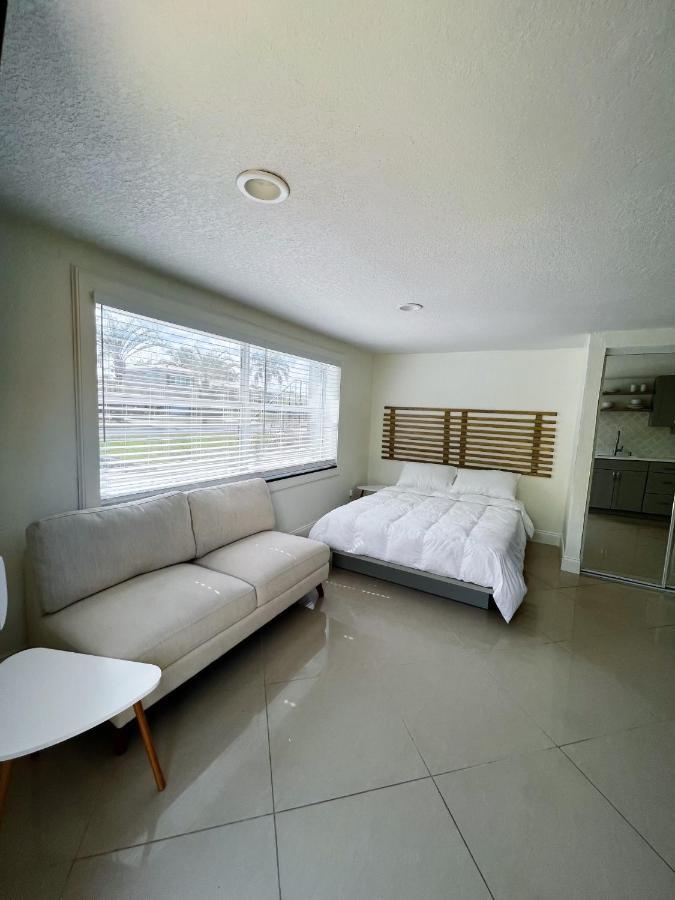 Chic By The Guest house