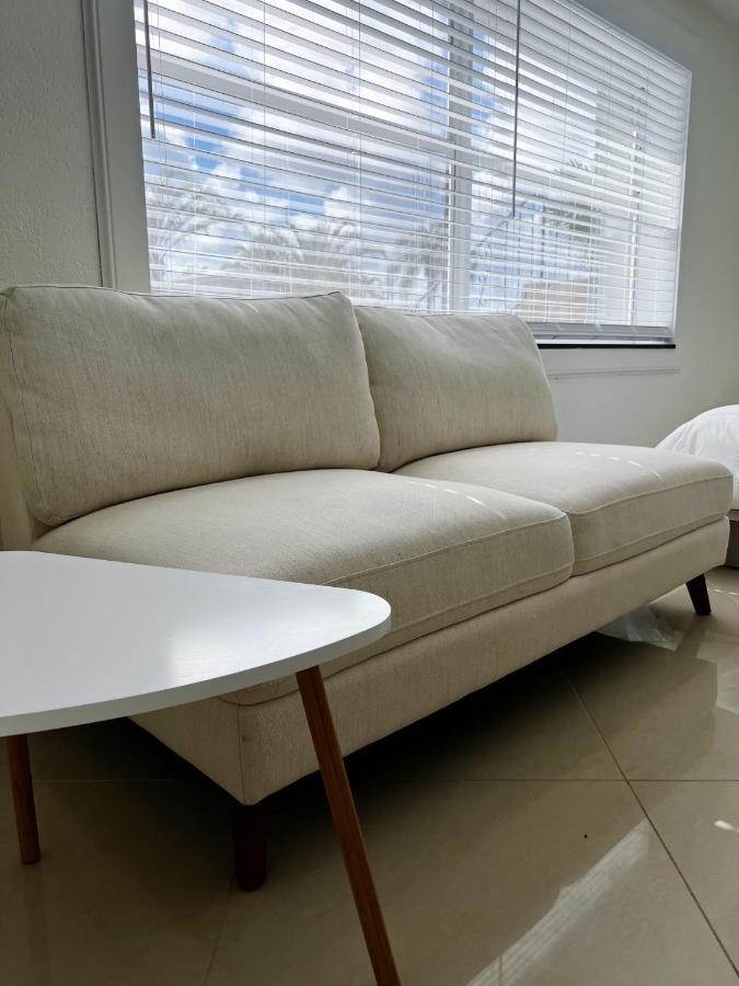 Guest house Chic By The Lake Worth Beach