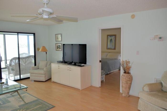 Apartment Westbay Point Moorings 274