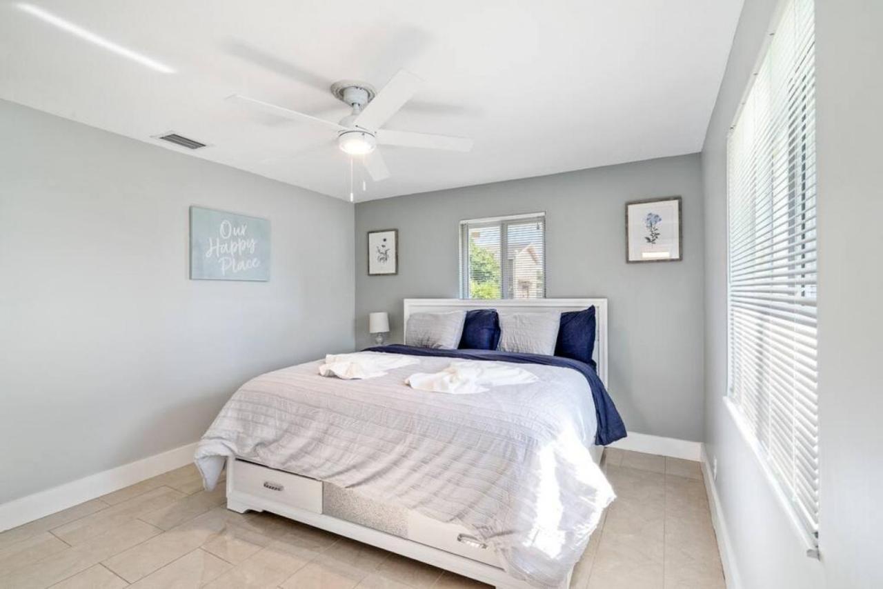 Holiday home Roxanas 3bed 2bath With Modern Interior And Bbq Backyard Fort Lauderdale