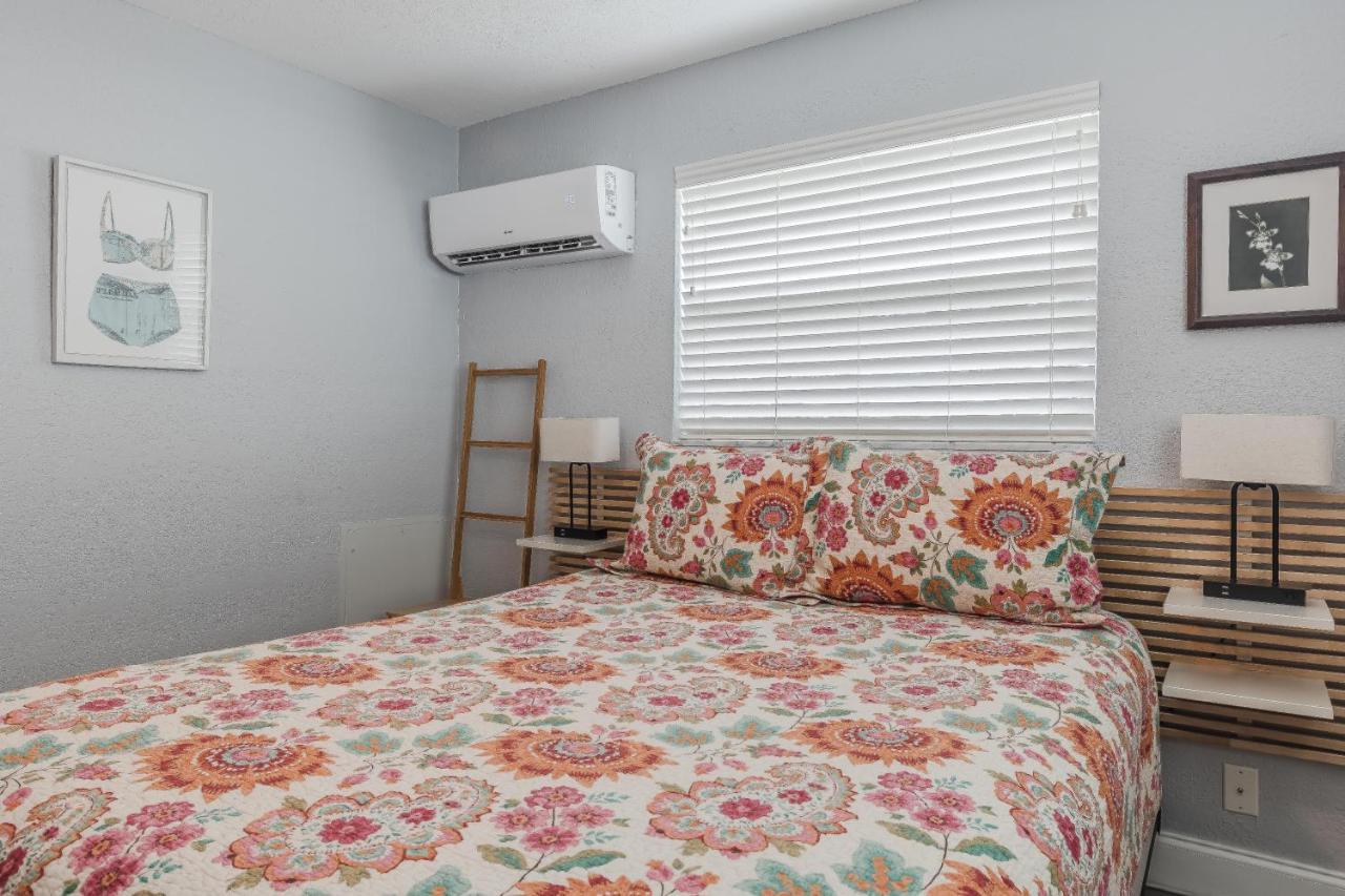 Treasure Island Walking Distance To White * St. Pete Beach